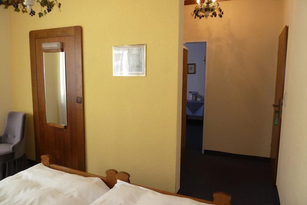 Akzent Hotel Berg'S Alte Bauernschaenke- Wellness Und Wein Rüdesheim am Rhein Exteriör bild